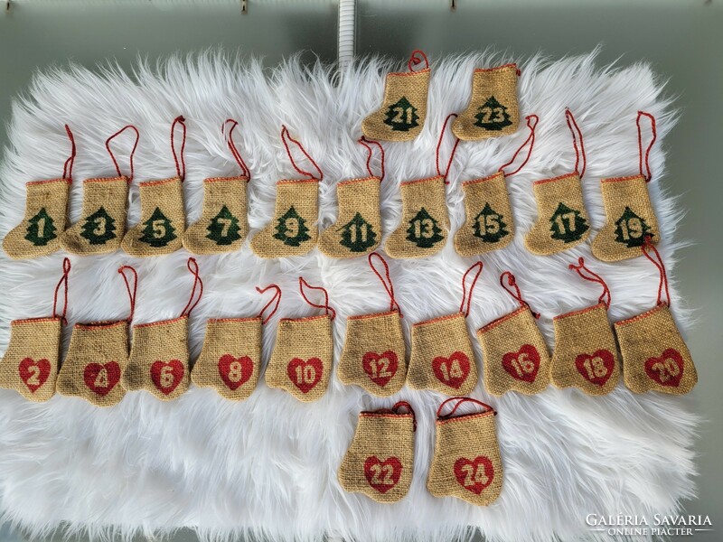 Karácsonyi adventi naptár akasztható kender kesztyű és zokni 24 db