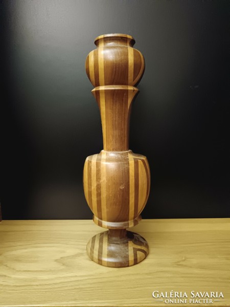Retro esztergált fa váza
