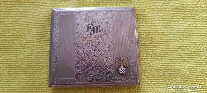 Inlaid cigarette case