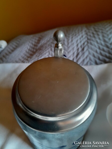 On lid motif jug is beautiful