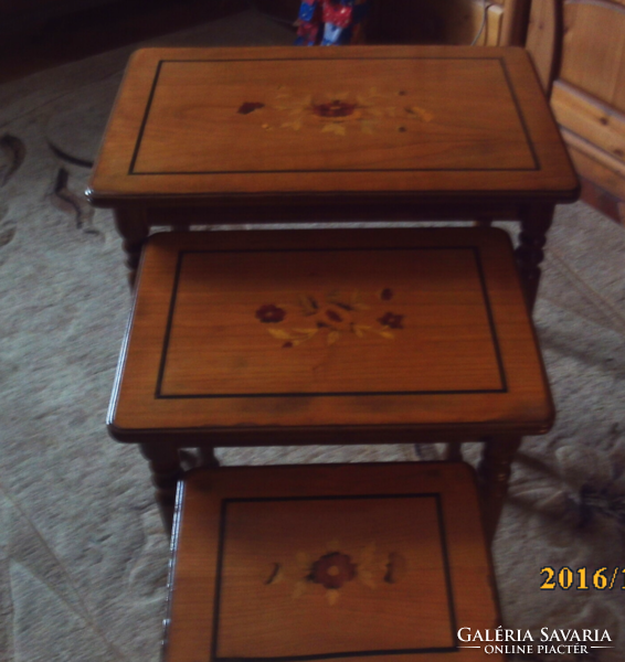 Inlaid 3-piece folding table