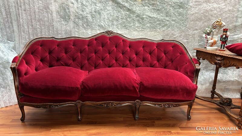 Classic neo-baroque sofa renovated in Chesterfield style