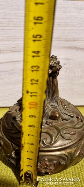 Veronese bronzed jewelry holder