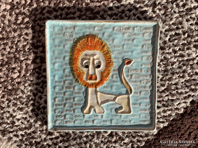 Applied arts company ceramic wall decoration lion, wall picture juried, with label