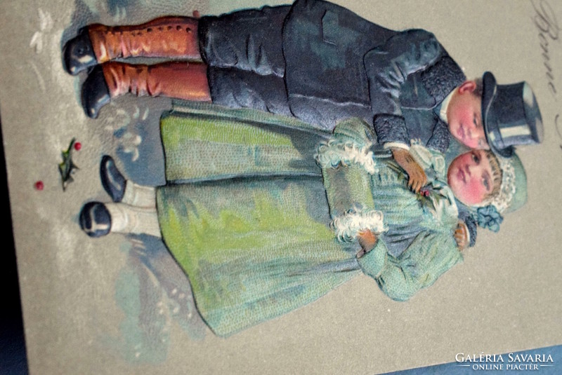 Antik dombornyomott Újévi üdvözlő képeslap - kisleány, kisfiú elegáns ruhában