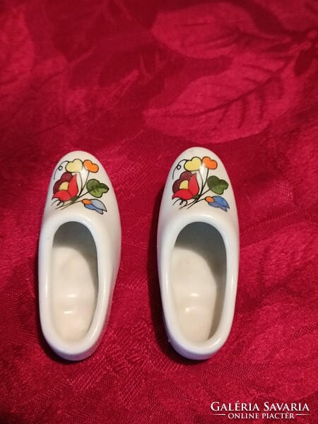 Kalocsai porcelán kis cipők (2 db)