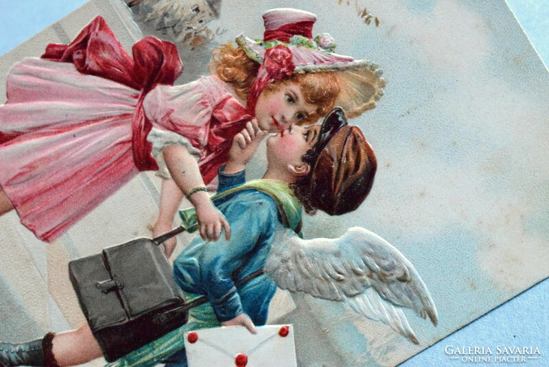 Antik dombornyomott Újévi üdvözlő képeslap -kisleány, angyalka postás , téli táj  1906ból