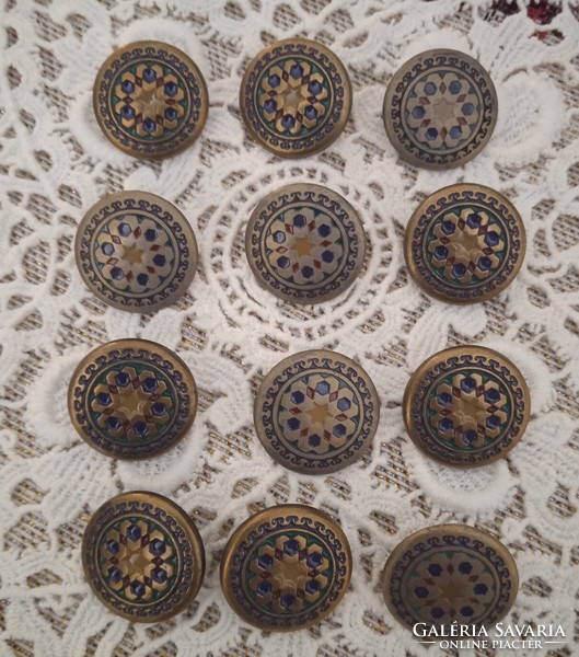 Metal decorative buttons