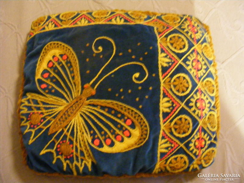 Retro embroidered butterfly throw pillow