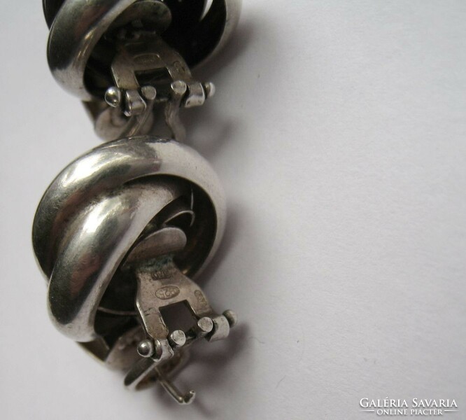 Óriás, fonott jellegű design ezüst fülbevaló