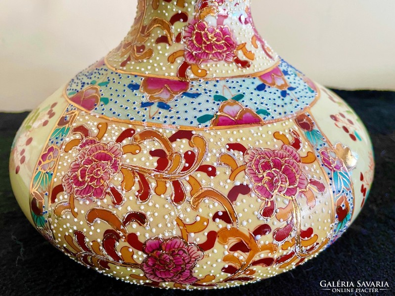 Oriental porcelain jug/spout, the xx. From the second half of the century