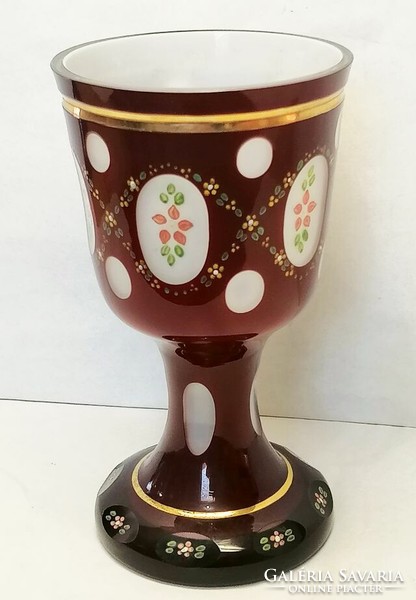 Biedermeier glass with an exceptionally beautiful engraved, flower pattern thick base