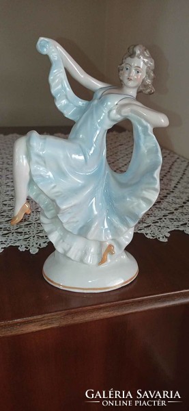 Porcelain female figure