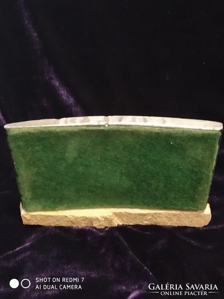 Ezüst (925) izraeli domborkép kő vagy márvány talpazaton Jeruzsálem siratófaláról.