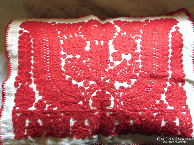 Beautiful, richly embroidered Kalotaszeg written handwork decorative cushion cover