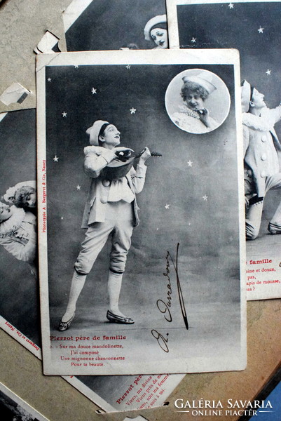 9 darab humoros fotó képeslap sorozatból - Pierrot családalapítása