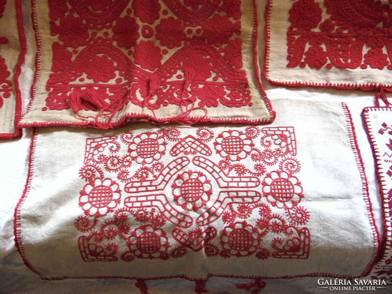 Beautiful embroidered Transylvanian written handwork decorative cushion cover