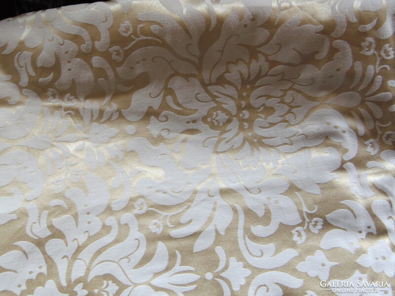 Dreamy brocade bedding in golden vanilla color