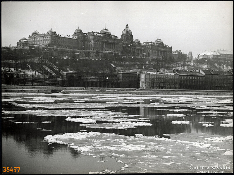 Larger size, photo art work by István Szendrő. Budapest, Buda Castle, ice formation on the Danube, winter.