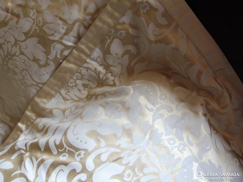 Dreamy brocade bedding in golden vanilla color