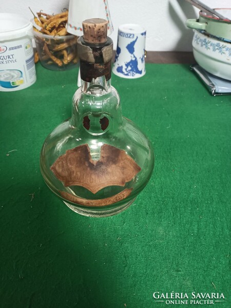 Hobé antique drink bottle with remaining label