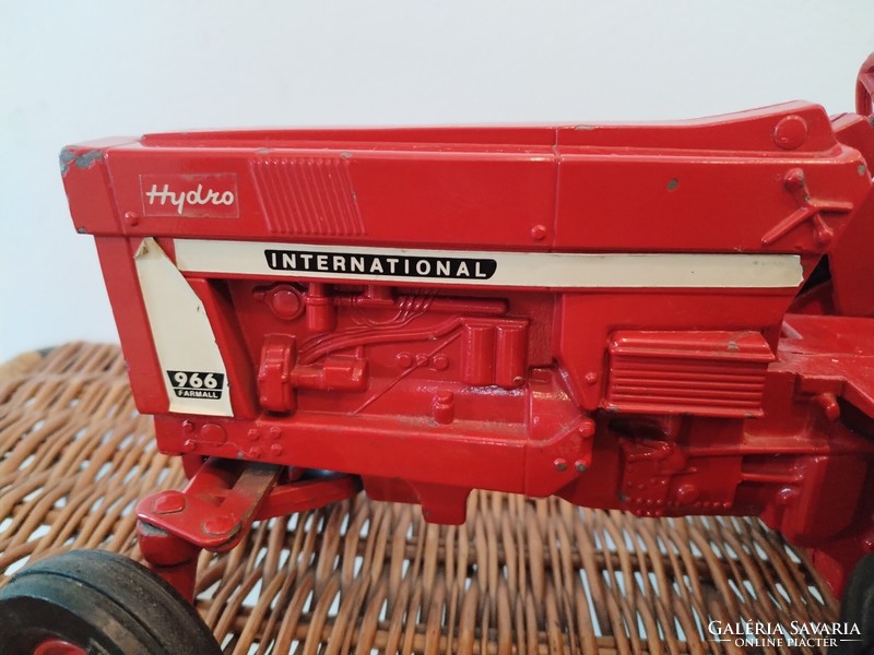 Vintage, öntvény makett - traktor+ pótkocsi / ERTL