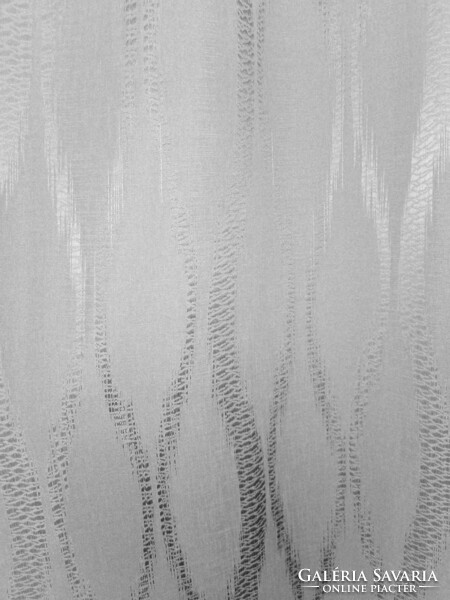 Természetes hatású tört fehér alapon szürke-krém nyírt  függöny készre varrva ÚJ