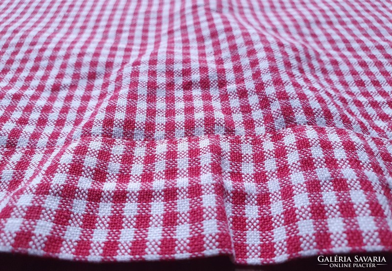 Checkered red tablecloth placemat