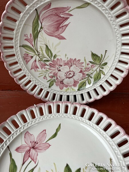 Beautiful floral wall plates heirloom wall plate with spring hanger, collector's item