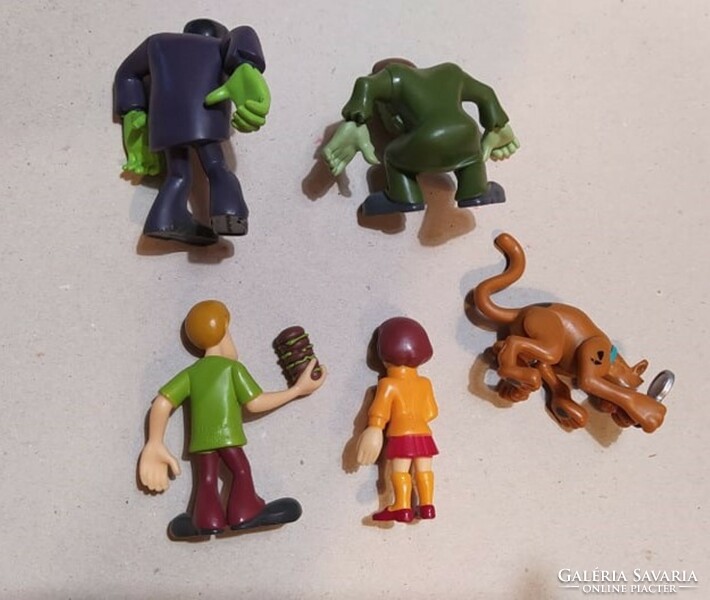 Set of 5 Scooby-doo plastic figures