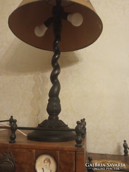 Beautiful working carved antique colonial lamp with original shade