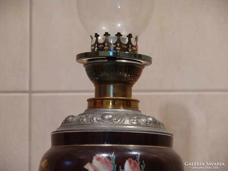 Stained glass kerosene lamp