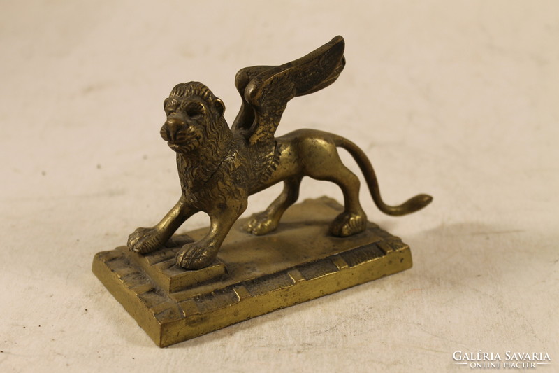 Antik bronz oroszlány szobor 924