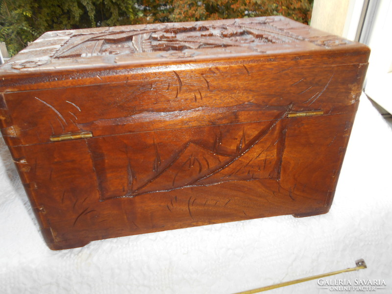 Chinese carved chest- 30 cm x 18.5 cm height 18 cm