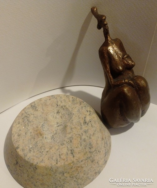 Schilhabel jennifer - pear woman (bronze and granite)