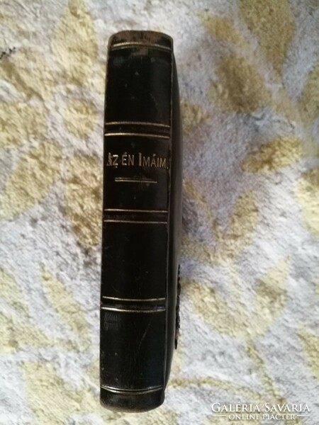 Bőrkötésű csatos imakönyv 1900