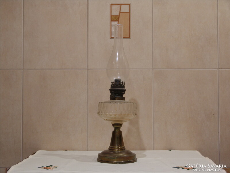 Antique kerosene lamp with etched glass kerosene container