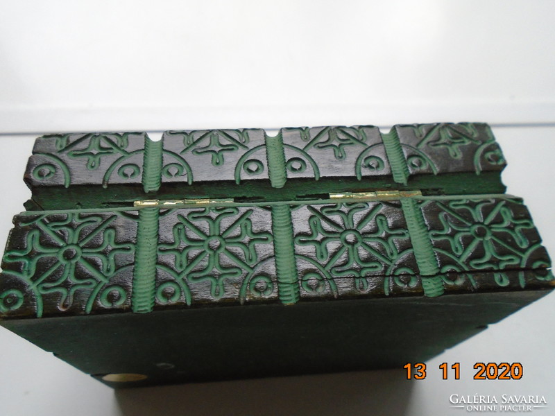 Handcrafted Polish Tatras rural linden box, lacquered, painted, engraved, with a stylized folk flower motif
