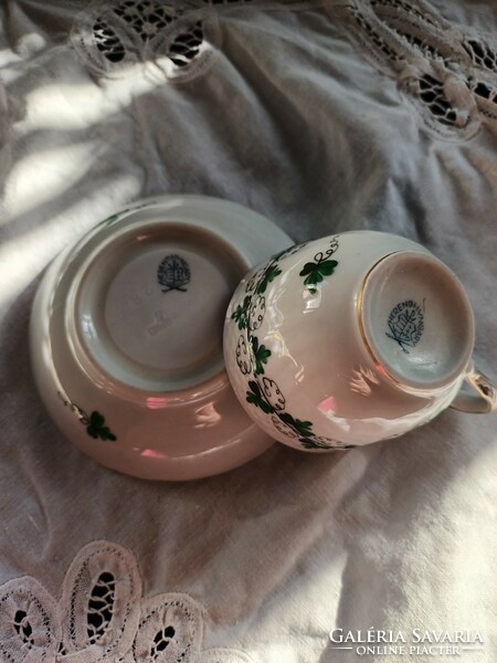 For sale, old porcelain Herend parsley pattern coffee set display case!