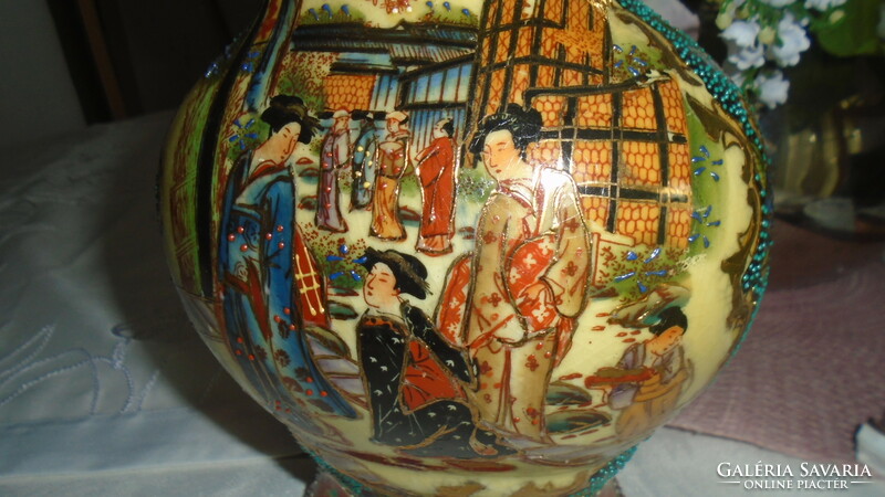 Szépséges antik kézzel festett szépen kidolgozott   váza jelenetekkel