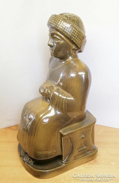 Gudea, prince of Lagash in Mesopotamia. Sitting ceramic statue. Indicated