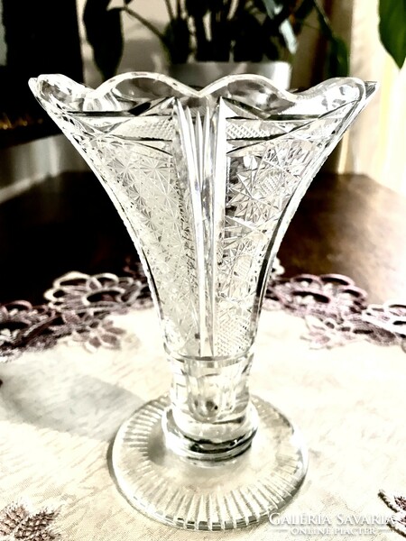 Cup-shaped crystal vase