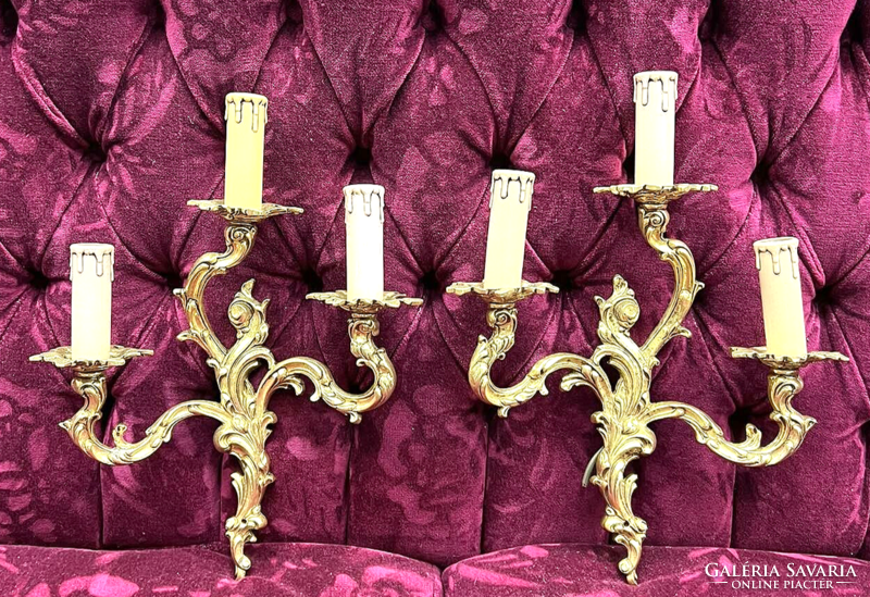 Baroque-style copper 3-pronged wall arm in a pair