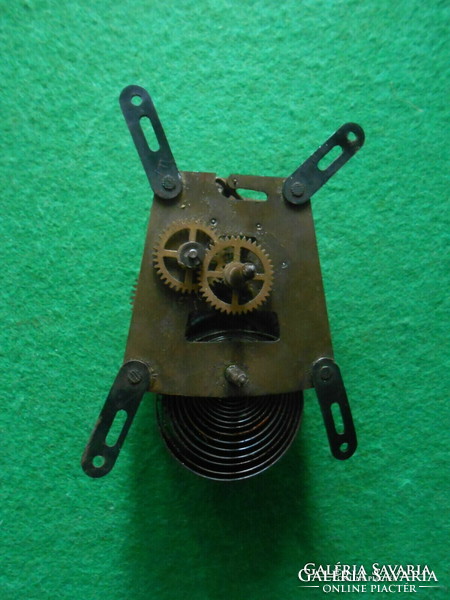 Small table clock structure