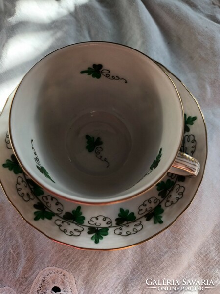 For sale, old porcelain Herend parsley pattern coffee set display case!