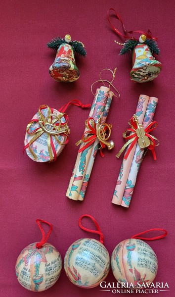 Karácsonyi dísz gömb harang doboz hangszerek hegedű trombita karácsonyfadísz dekoráció kellék