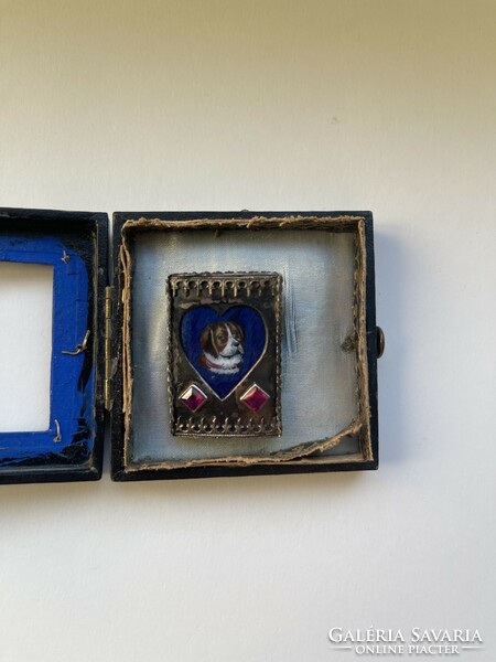 1800s fire enamel dog portrait noble silver brooch in a gold fire enamel gift box heart motif!!