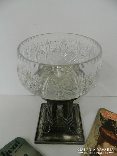 Original art-deco crystal glass centerpiece, offering