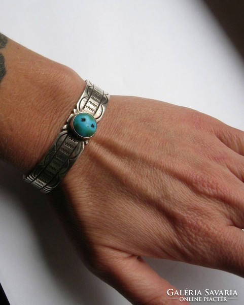 Native American handmade design silver bracelet with turquoise stone - Navajo