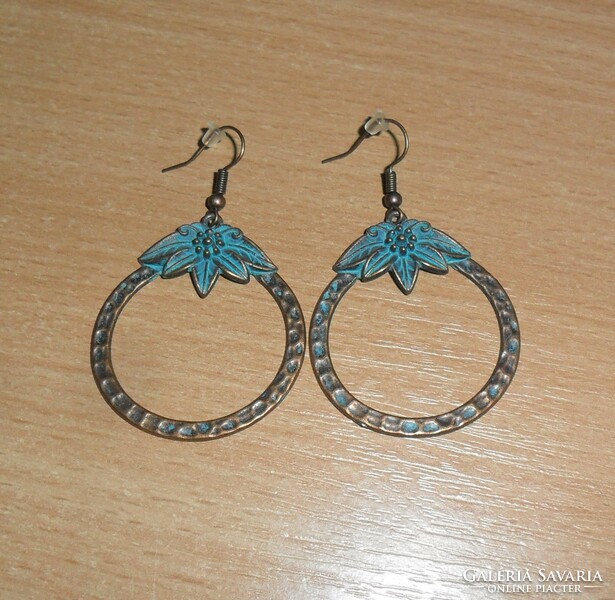 Boho-style, flower-patterned, turquoise-bronze earrings.